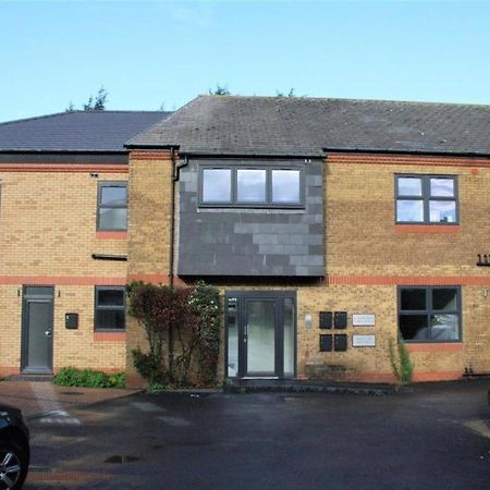 Marvellous New Build 2 Bed Flat - 1 Ophelia Court Lejlighed Epsom Eksteriør billede